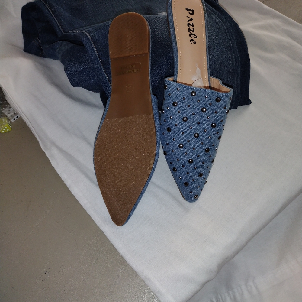 Shoes - Picture 2 of 6